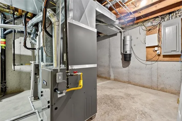 $625,000 | 600 Southwest Trailpark Circle, Lee's Summit, MO 64081