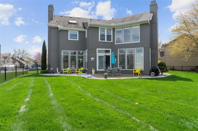 $625,000 | 600 Southwest Trailpark Circle, Lee's Summit, MO 64081