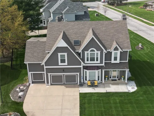 $625,000 | 600 Southwest Trailpark Circle, Lee's Summit, MO 64081