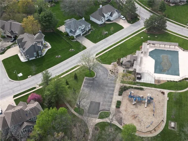 $625,000 | 600 Southwest Trailpark Circle, Lee's Summit, MO 64081