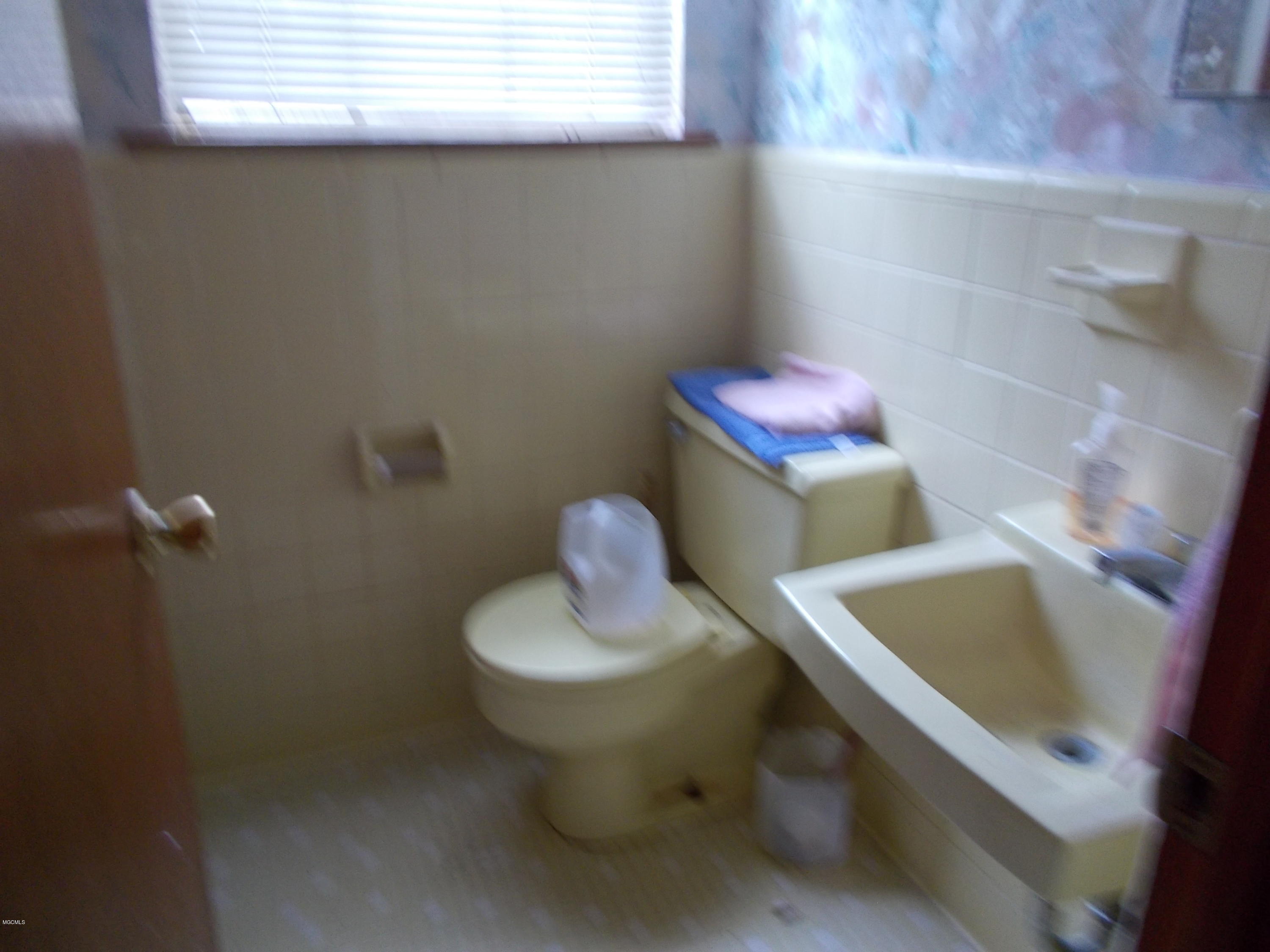 14772 North Swan Road Gulfport, MS 39503 - Photo 13 of 30 DSCN0409