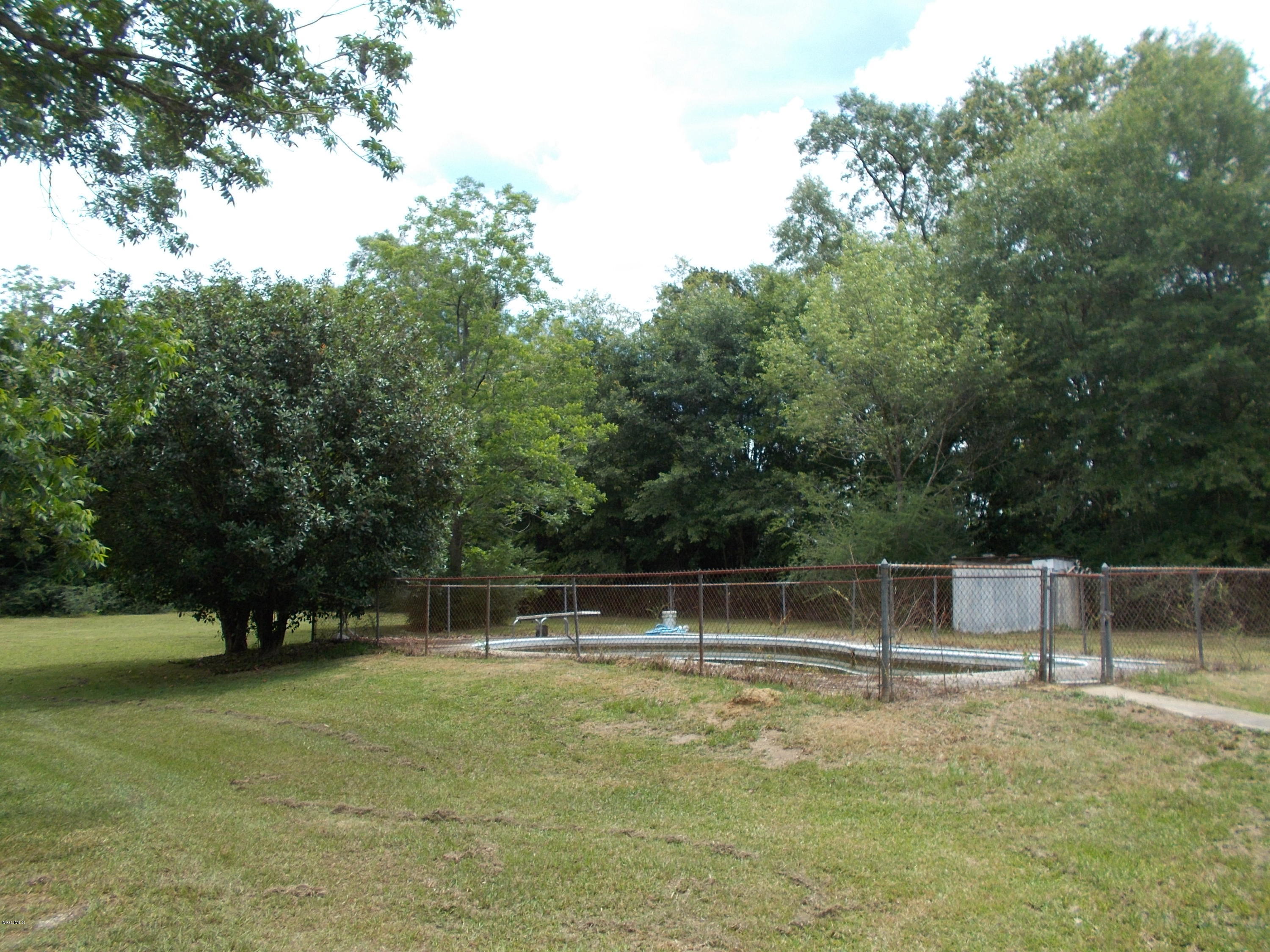 14772 North Swan Road Gulfport, MS 39503 - Photo 5 of 30 DSCN0398