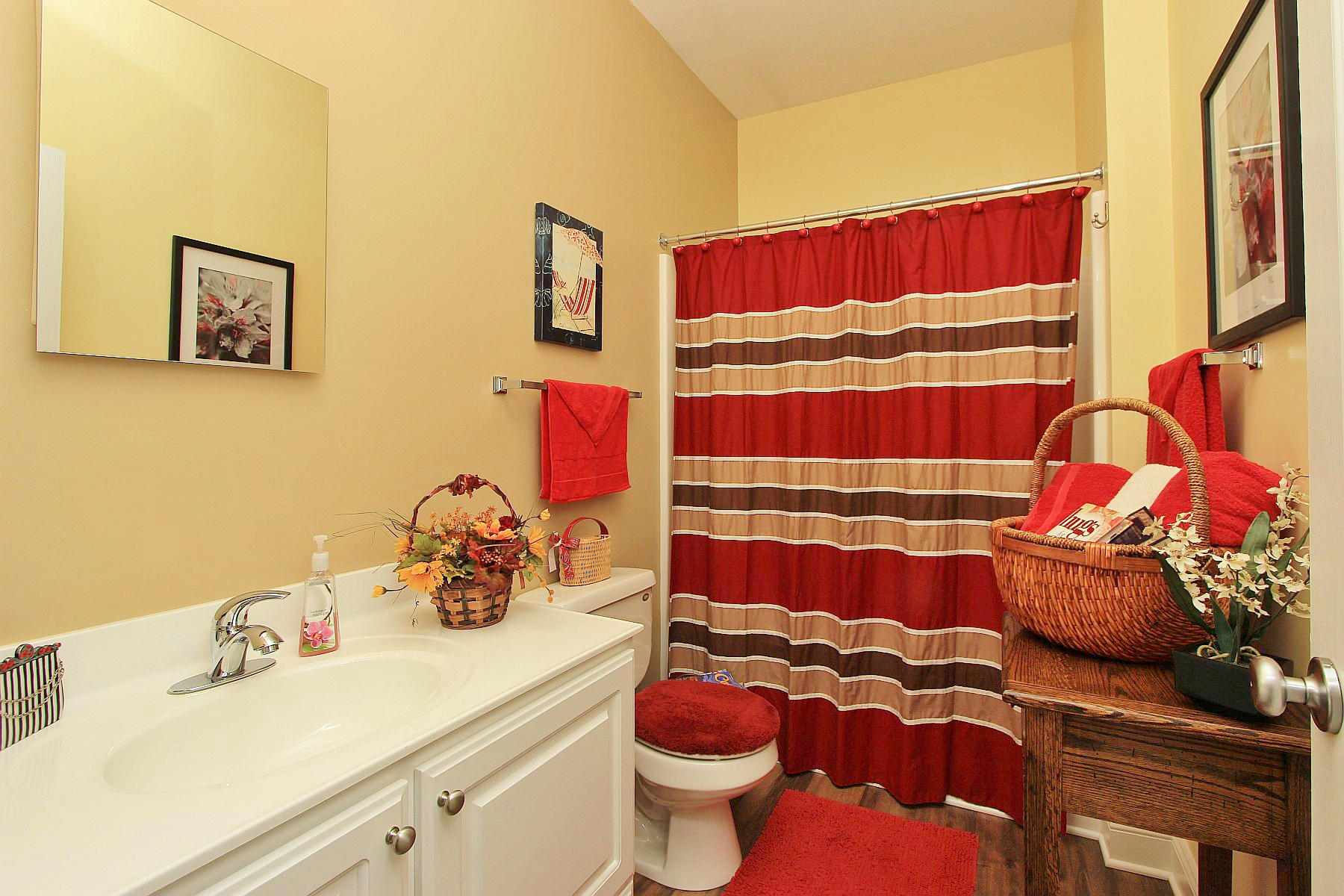 3648 Edwardsville Road Hardy, VA 24101 - Photo 17 of 42 Full Guest Bathroom