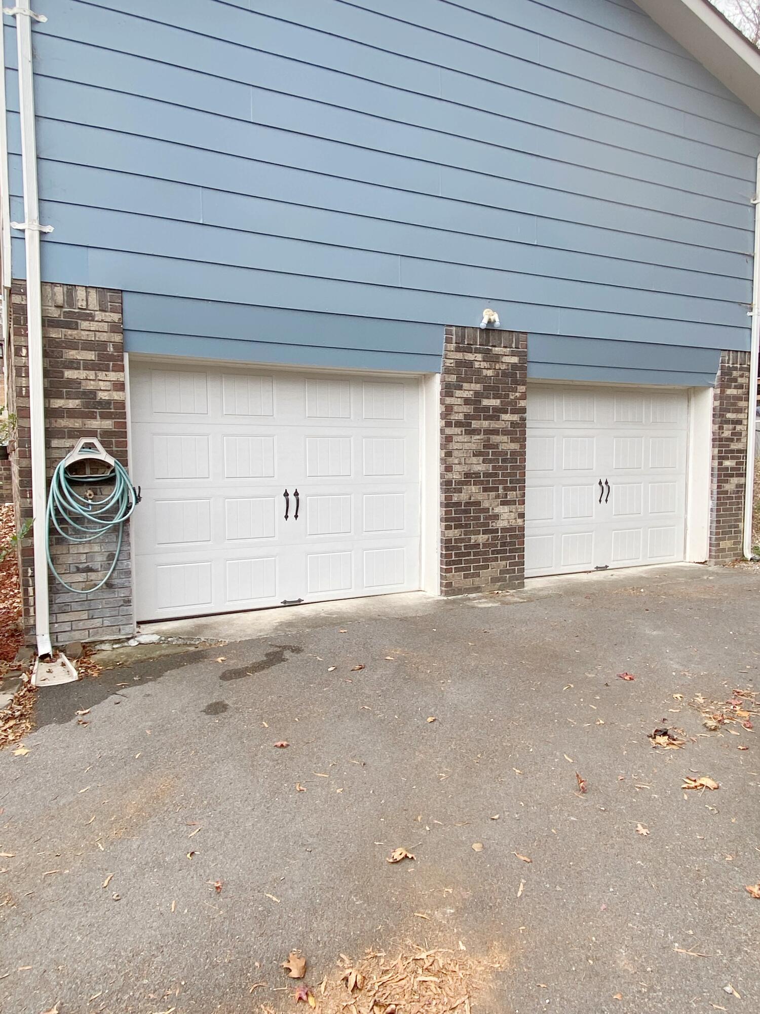 104 Brenda Lane Chickamauga, GA 30707 - Photo 6 of 42 Garage Doors