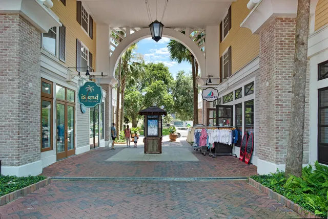 $1,400 | 9300 Baytowne Wharf Boulevard, Unit 528, Miramar Beach, FL 32550