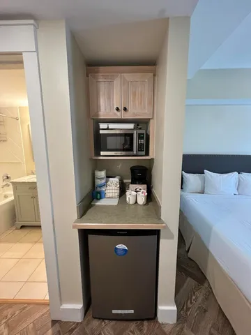 $1,400 | 9300 Baytowne Wharf Boulevard, Unit 528, Miramar Beach, FL 32550