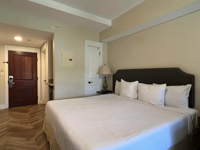 $1,400 | 9300 Baytowne Wharf Boulevard, Unit 528, Miramar Beach, FL 32550