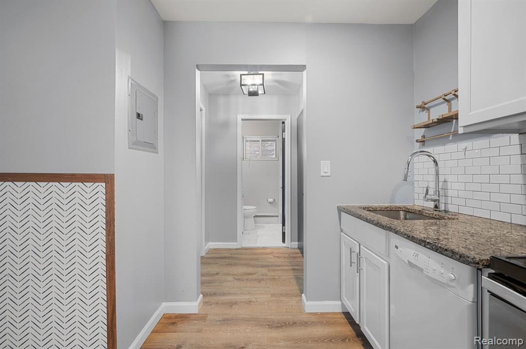 4123 Kent Road Royal Oak, MI 48073 - Photo 8 of 12