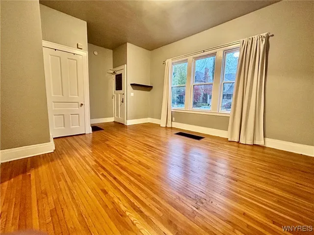 $1,400 | 123 Highland Avenue, Buffalo, NY 14222