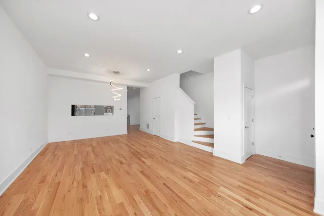 $650,000 | 626 East Oakwood Boulevard, Chicago, IL 60653