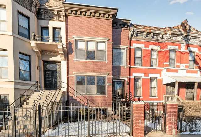 $650,000 | 626 East Oakwood Boulevard, Chicago, IL 60653