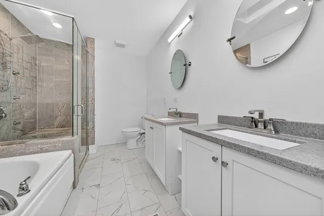 $650,000 | 626 East Oakwood Boulevard, Chicago, IL 60653