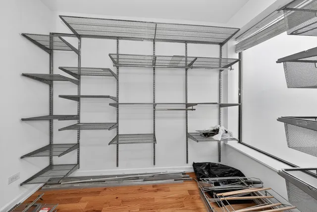 $650,000 | 626 East Oakwood Boulevard, Chicago, IL 60653