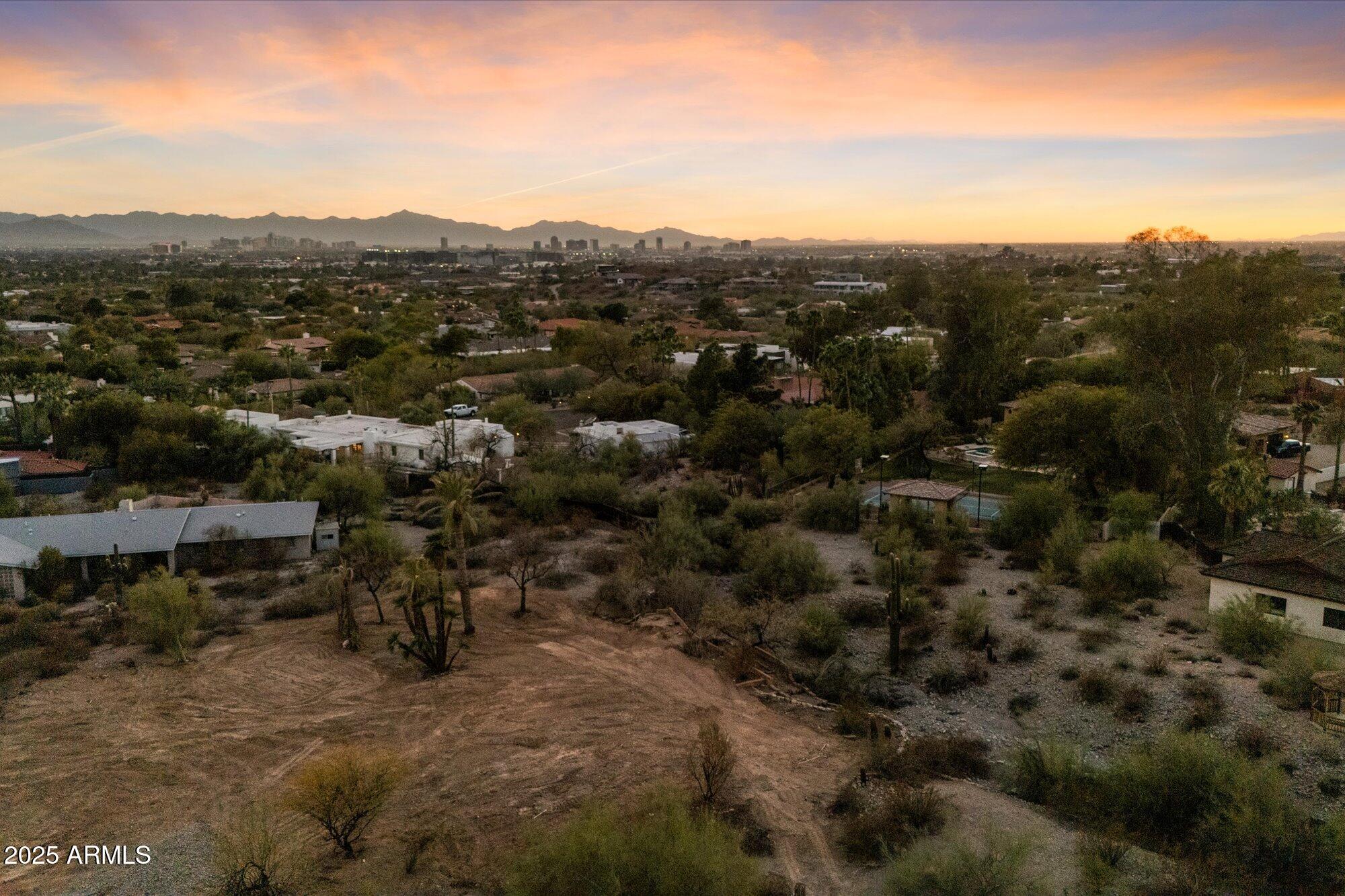 6218 North Palo Cristi Road, Unit 10 Paradise Valley, AZ 85253 - Photo 13 of 33 a view of a city