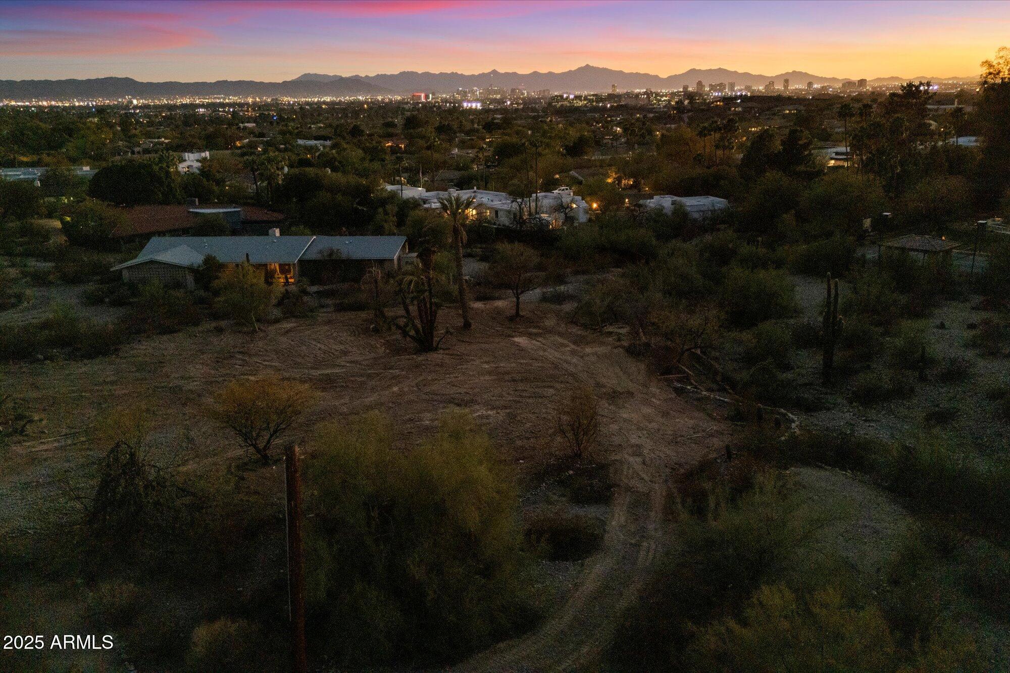 6218 North Palo Cristi Road, Unit 10 Paradise Valley, AZ 85253 - Photo 14 of 33 a view of city and mountain