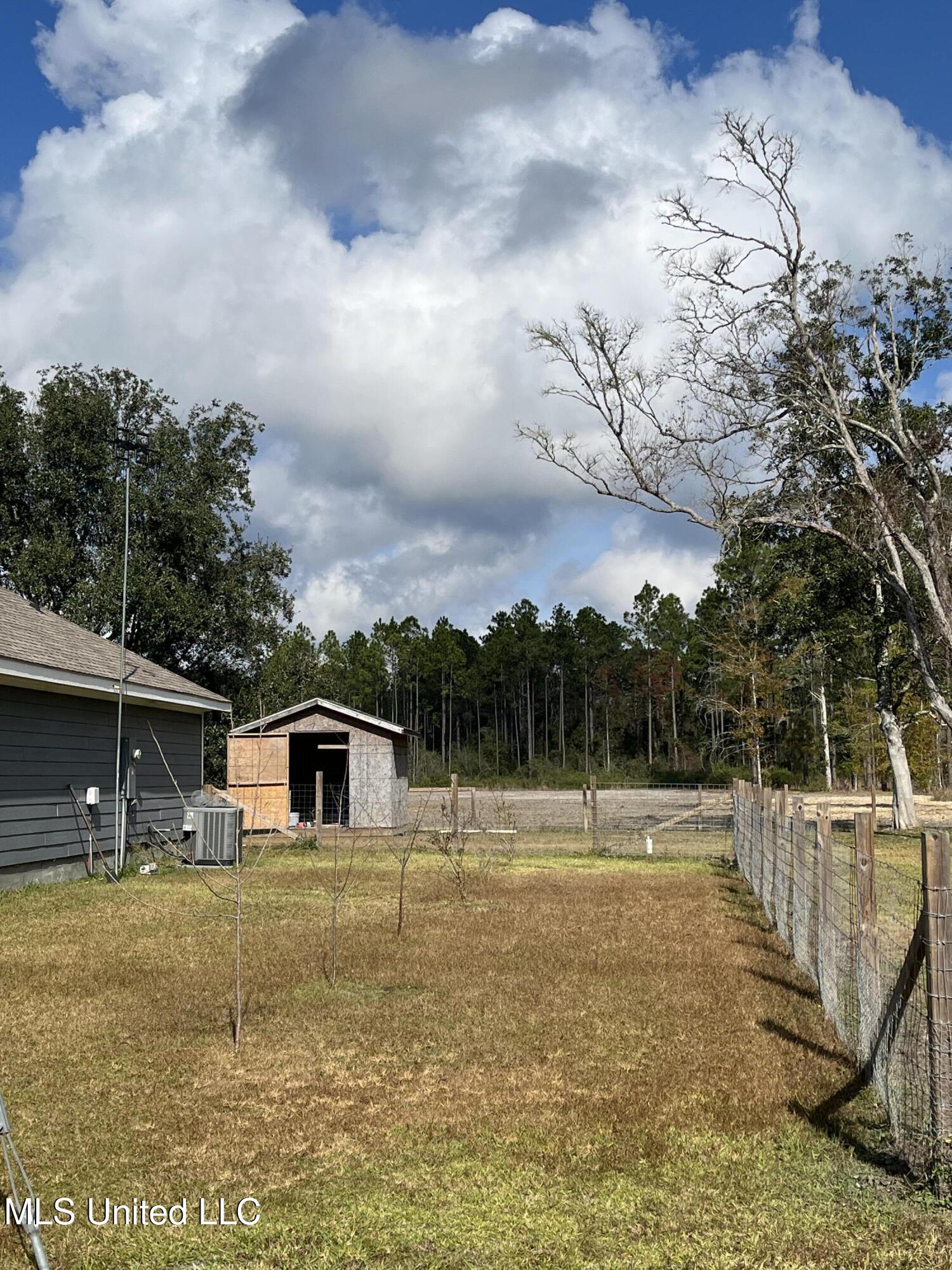 8537 Augusta Road Moss Point, MS 39562 - Photo 8 of 36 IMG_6069