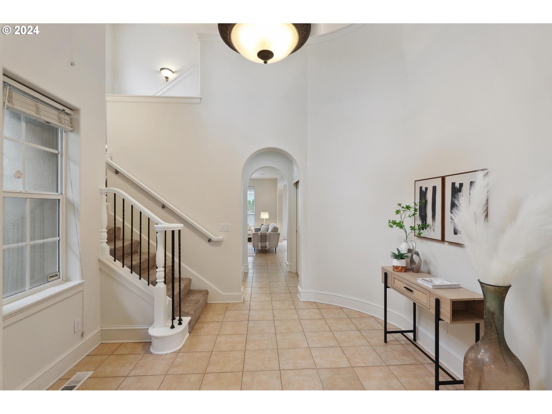 12845 Northwest Forest Spring Lane Portland, OR 97229 - Photo 3 of 33 Entrance/Foyer