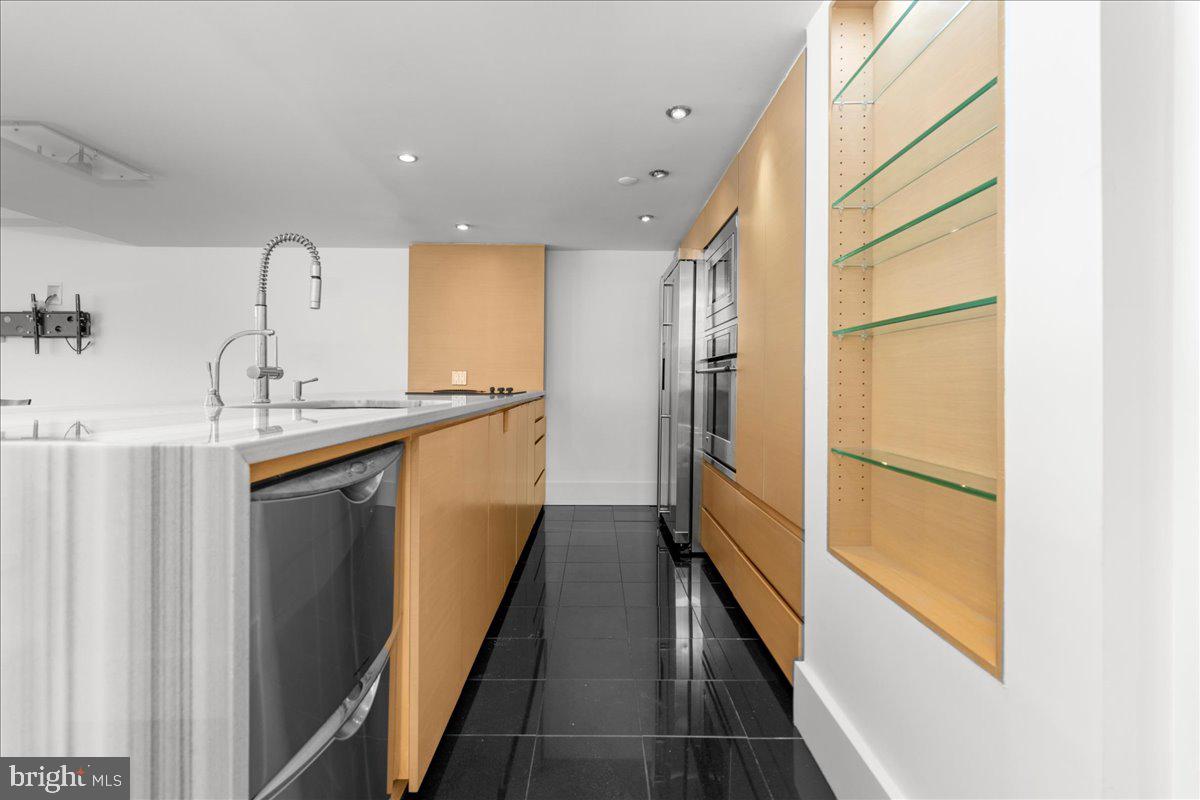 350 River Road, Unit D10 New Hope, PA 18938 - Photo 7 of 41 a en suite bathroom with a sink and mirror