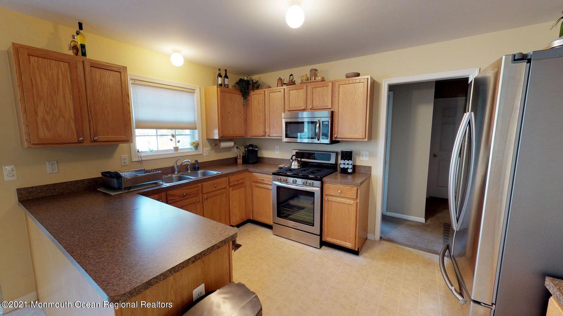 681 Toms River Road Jackson, NJ 08527 - Photo 14 of 46 681 kitchen 3