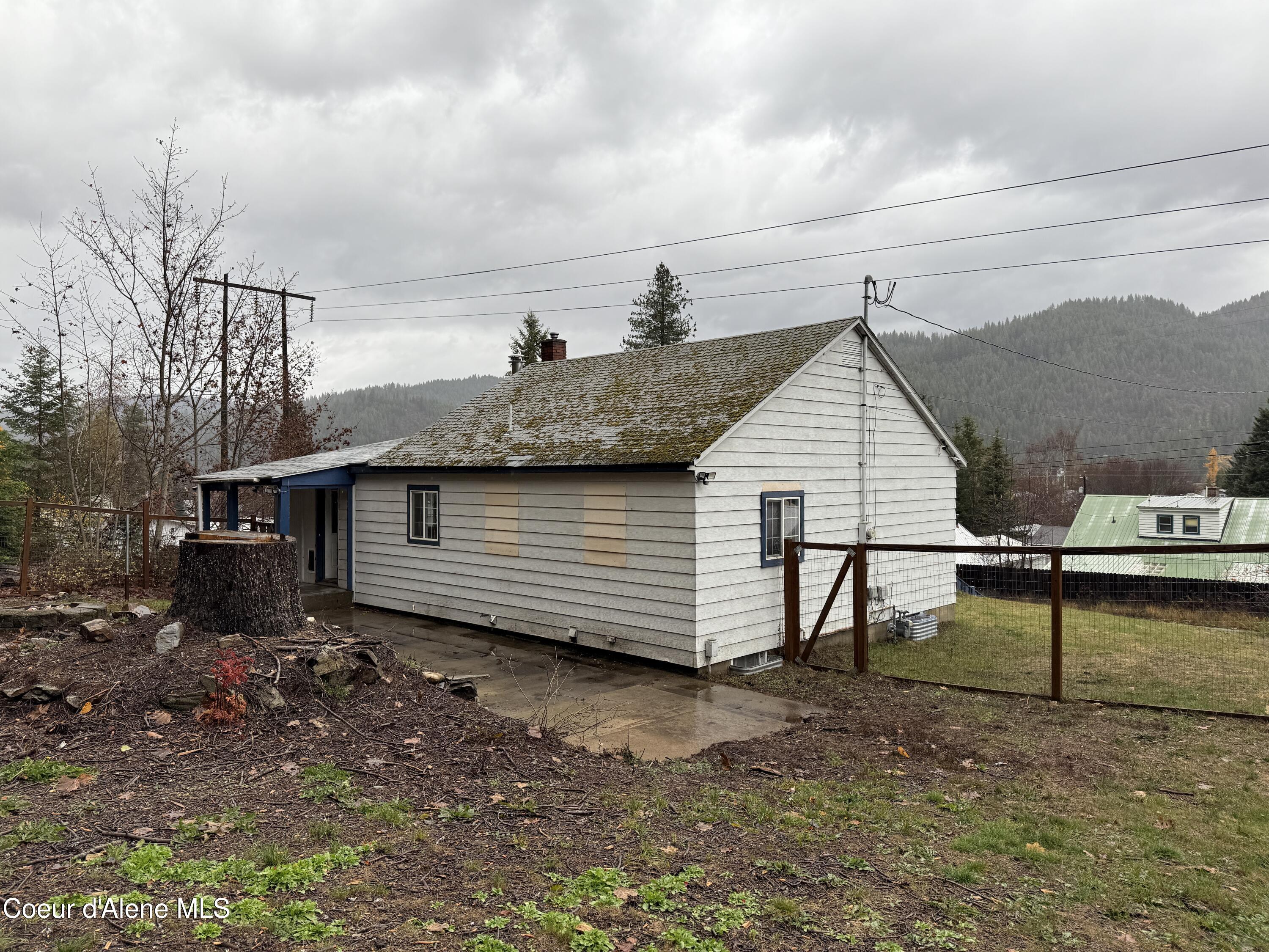 1151 East Fir Avenue Osburn, ID 83849 - Photo 10 of 31 4E964378-78CF-4FD8-B129-80665695927C