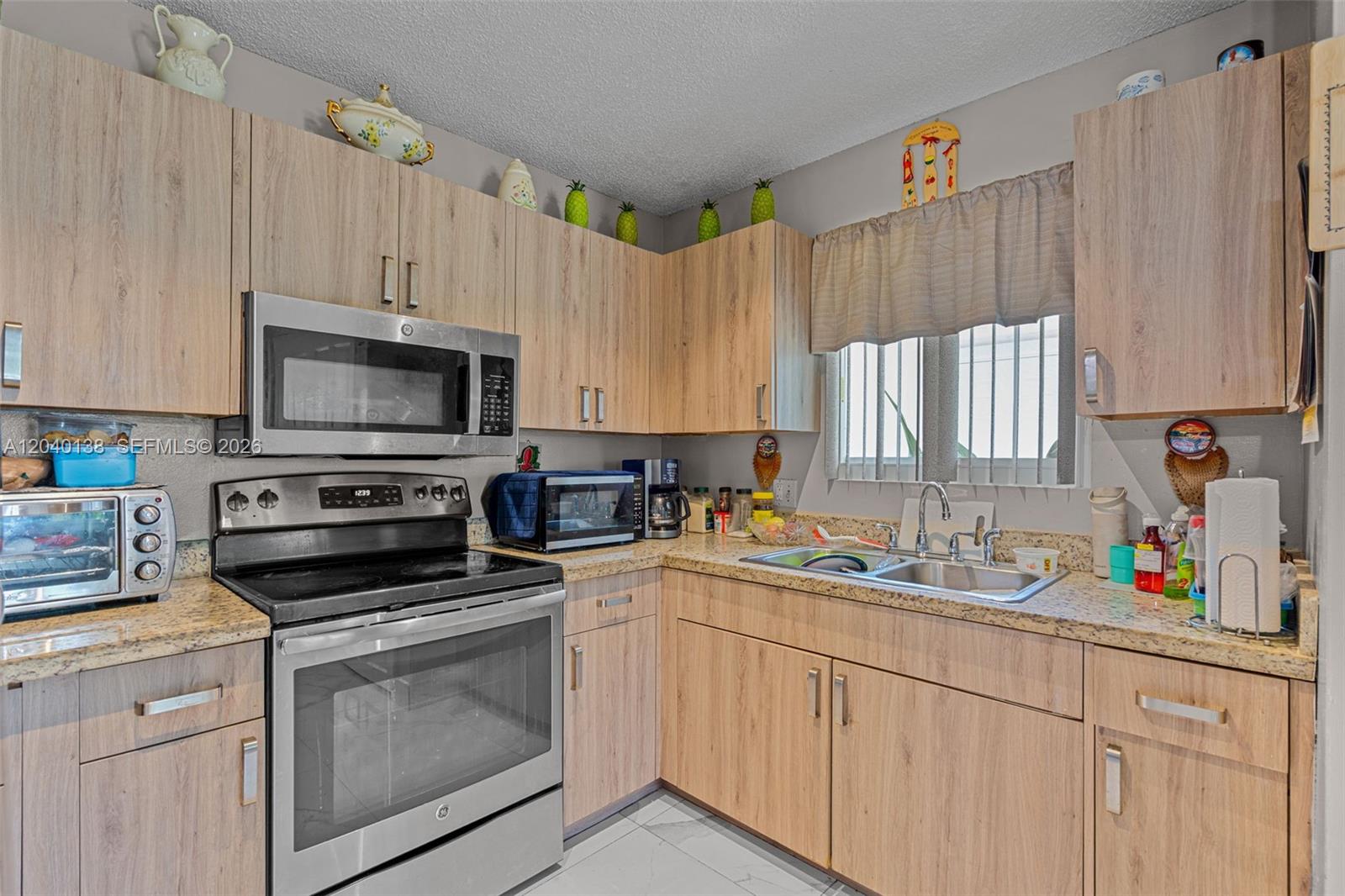 12243 Southwest 201st Terrace Miami, FL 33177 - Photo 15 of 42