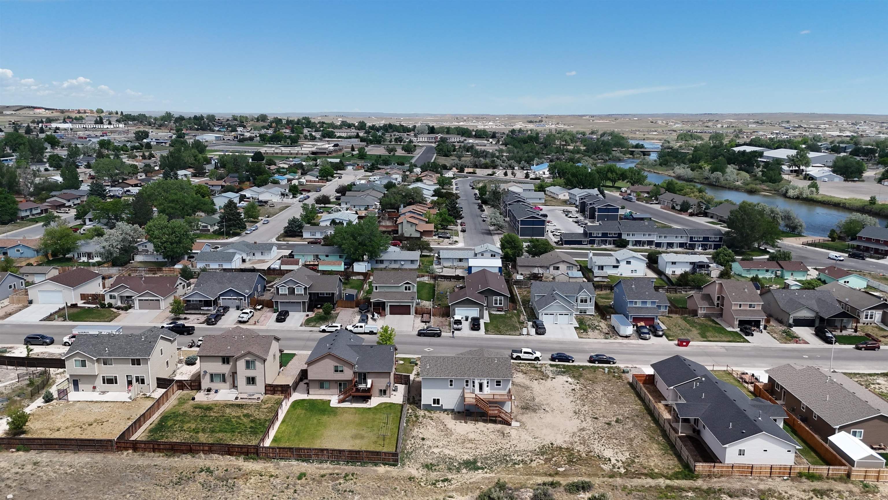 915 Flicker Street Douglas, WY 82633 - Photo 4 of 34
