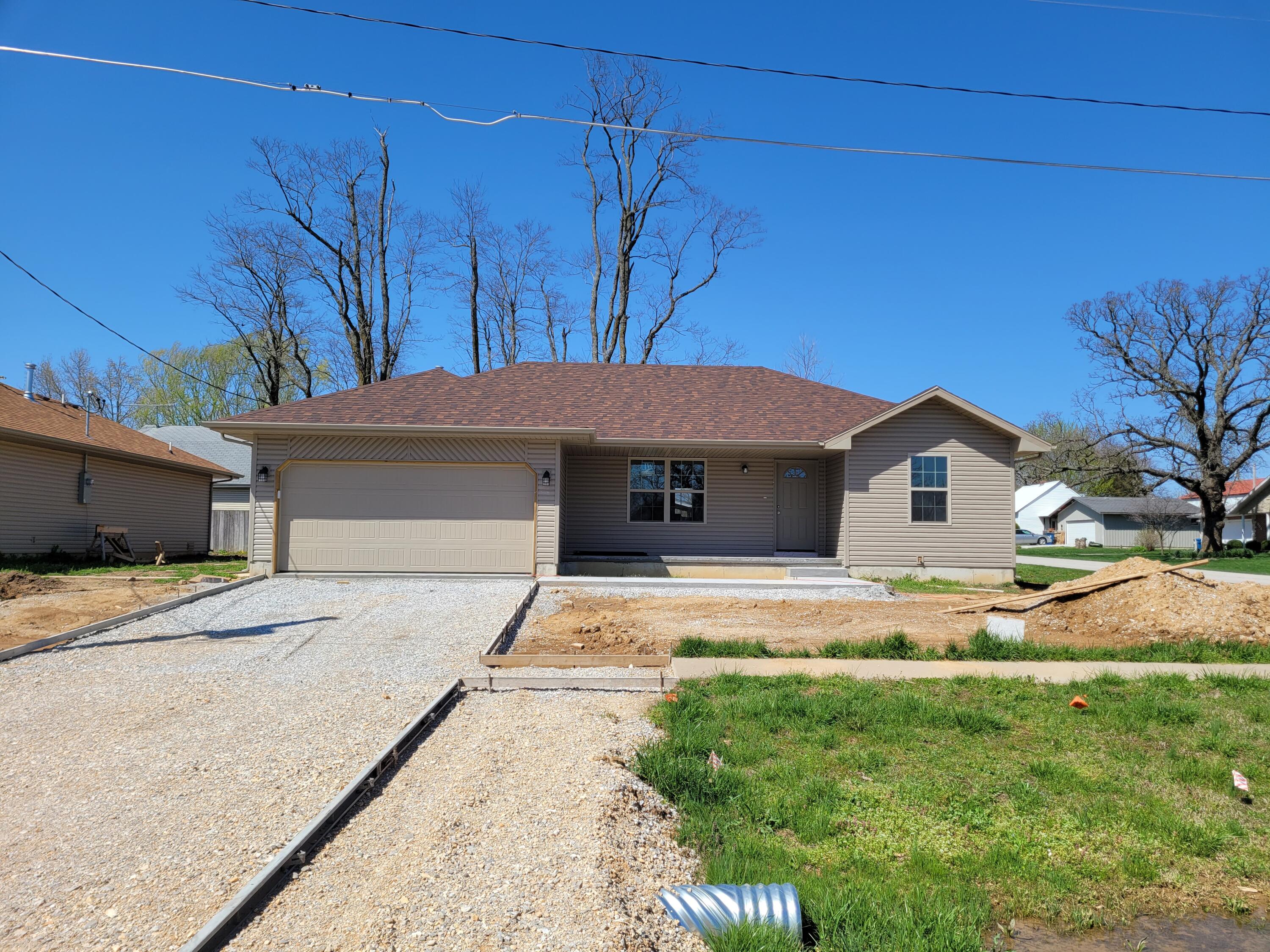 201 West Inman Clever, MO 65631 - Photo 1 of 1 Inman East front