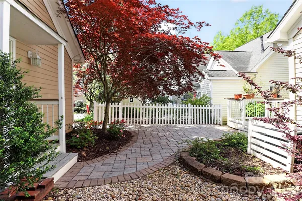 $3,200 | 103 Park Forest Street, Davidson, NC 28036