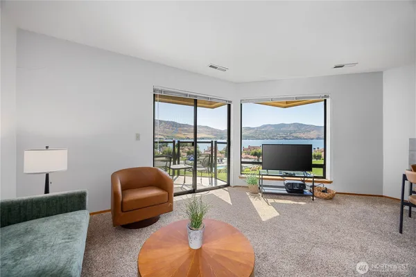 $749,000 | 100 Lake Chelan Shores Drive, Unit 167&8, Chelan, WA 98816