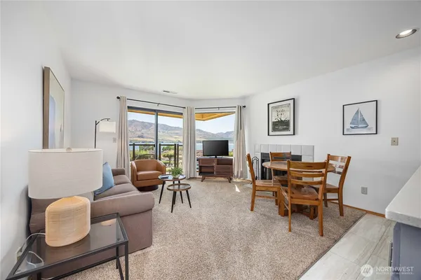 $749,000 | 100 Lake Chelan Shores Drive, Unit 167&8, Chelan, WA 98816