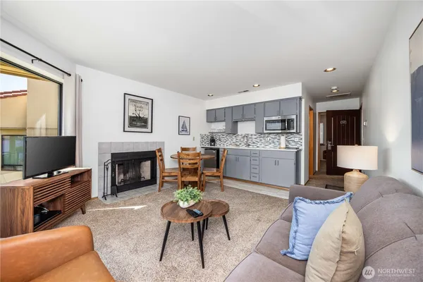 $749,000 | 100 Lake Chelan Shores Drive, Unit 167&8, Chelan, WA 98816