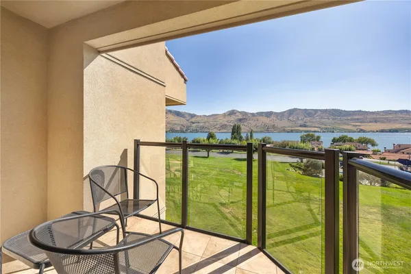 $749,000 | 100 Lake Chelan Shores Drive, Unit 167&8, Chelan, WA 98816