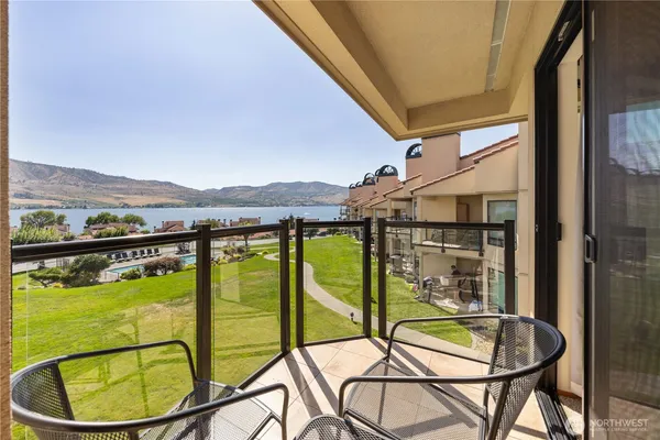 $749,000 | 100 Lake Chelan Shores Drive, Unit 167&8, Chelan, WA 98816