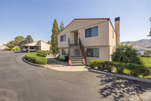 $749,000 | 100 Lake Chelan Shores Drive, Unit 167&8, Chelan, WA 98816