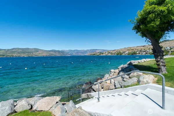 $749,000 | 100 Lake Chelan Shores Drive, Unit 167&8, Chelan, WA 98816