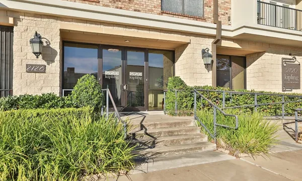$2,000 | 2120 Kipling Street, Unit 402, Houston, TX 77098