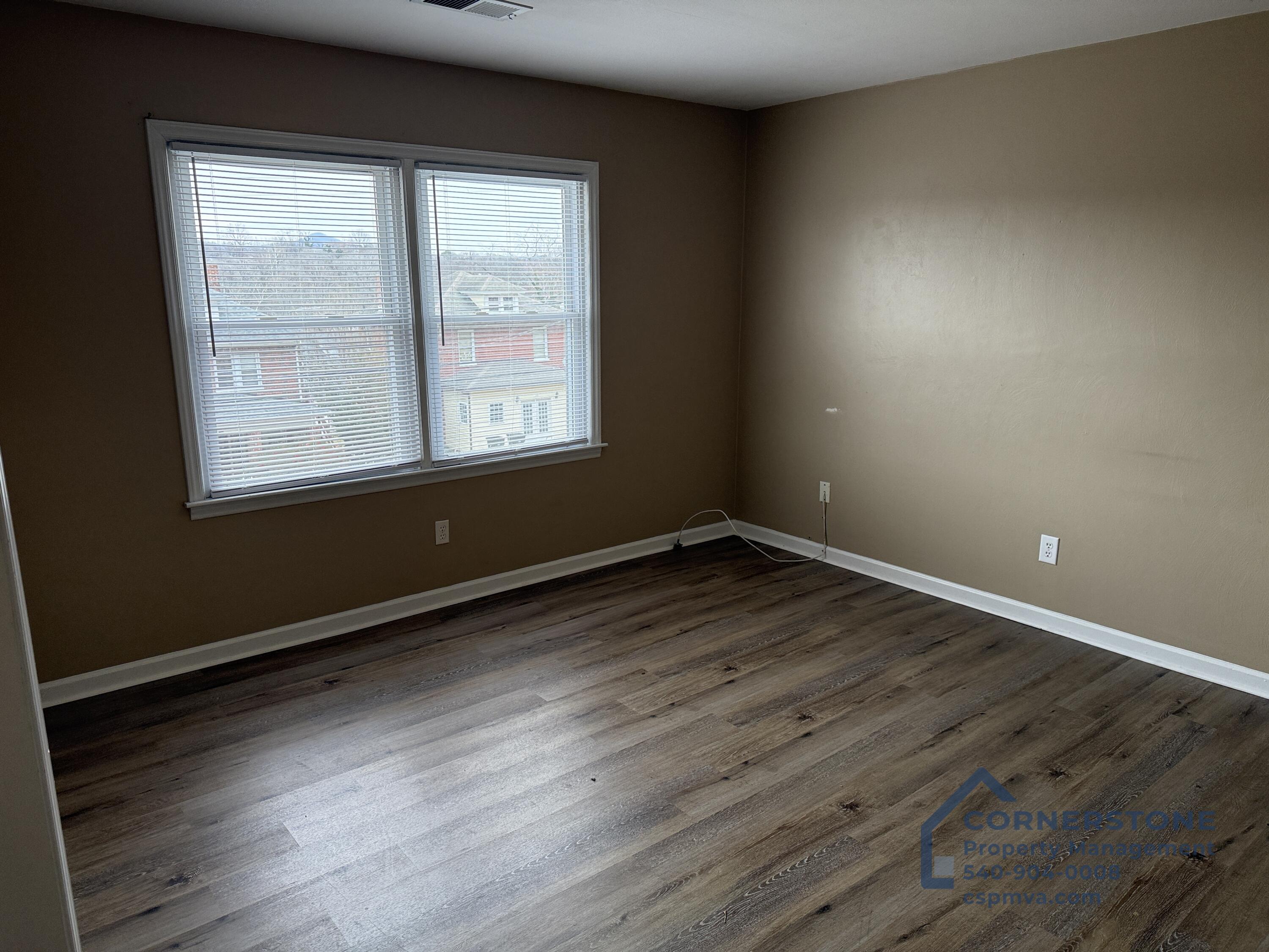 703 Riverland Road Southeast Roanoke, VA 24014 - Photo 2 of 13 IMG_9930