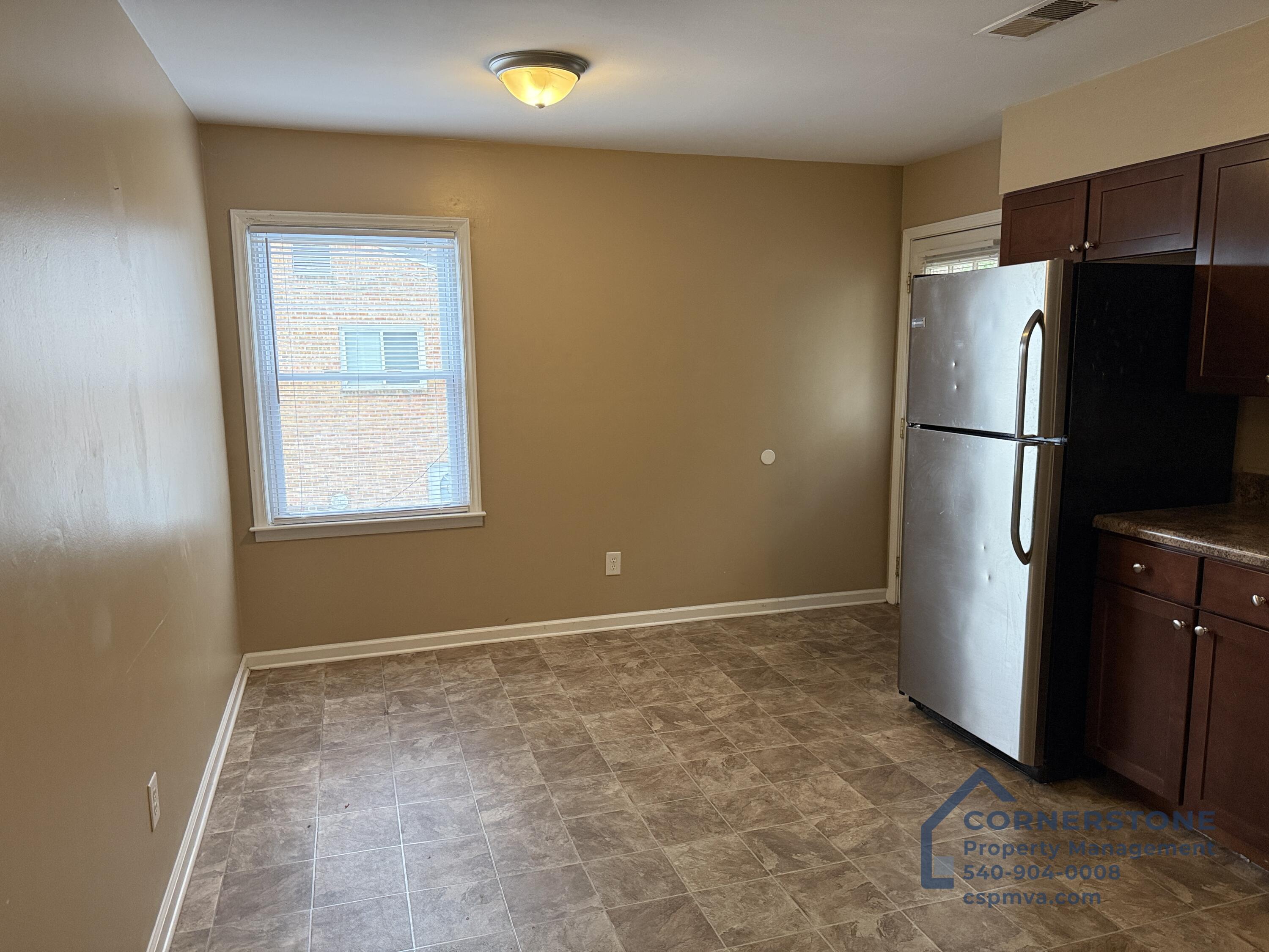 703 Riverland Road Southeast Roanoke, VA 24014 - Photo 4 of 13 IMG_9932