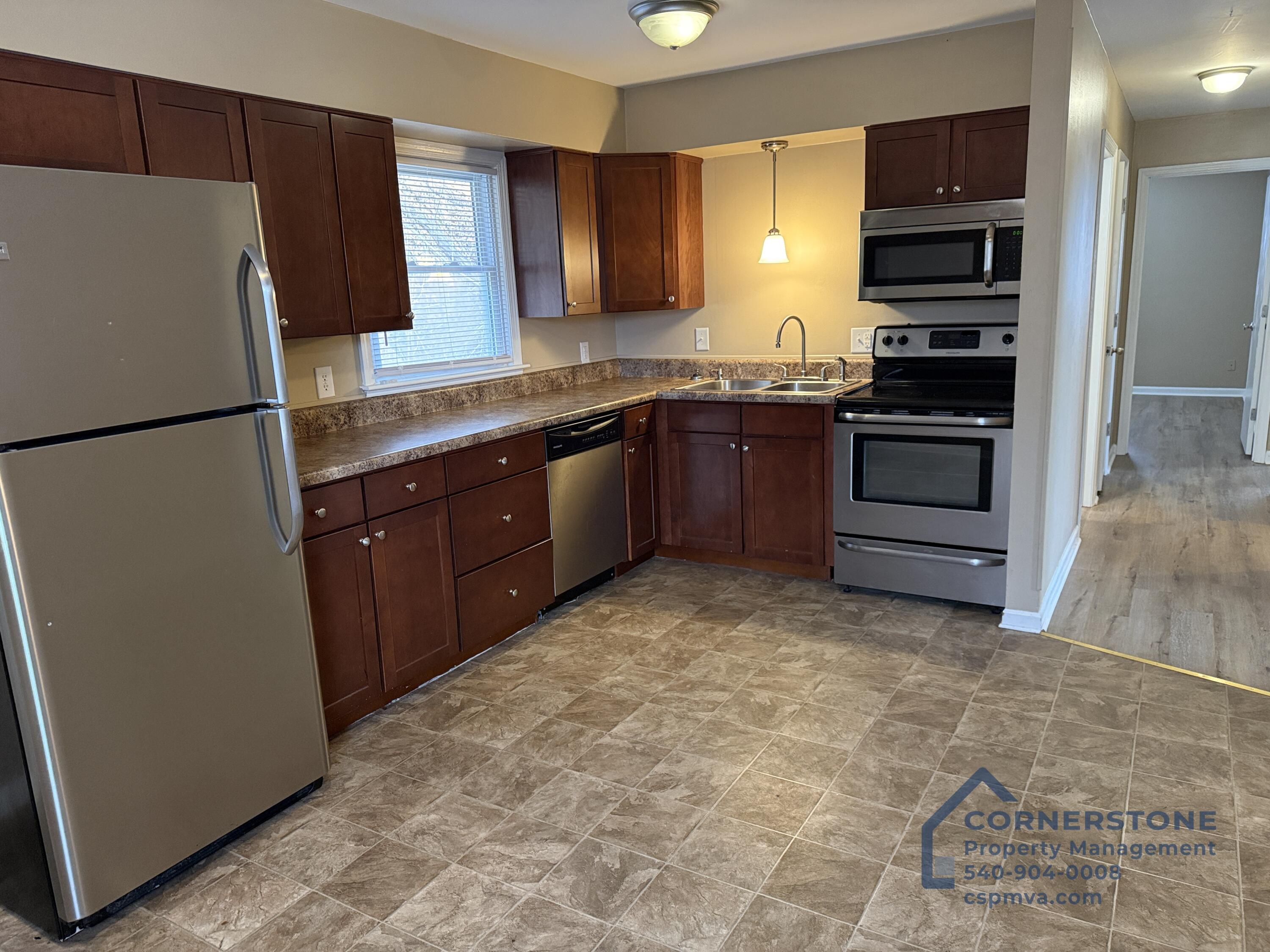 703 Riverland Road Southeast Roanoke, VA 24014 - Photo 5 of 13 IMG_9933