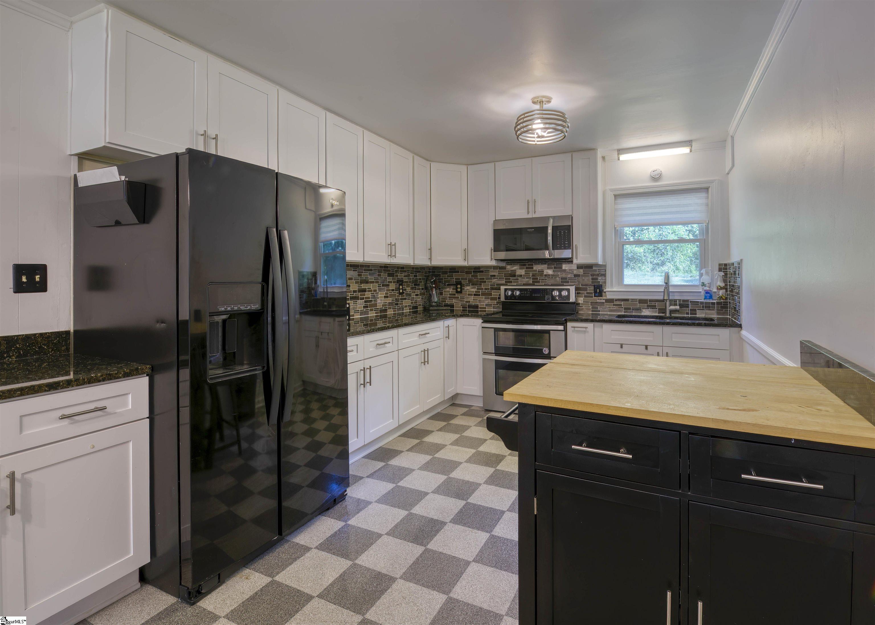 107 Shallowford Road Easley, SC 29640 - Photo 3 of 14