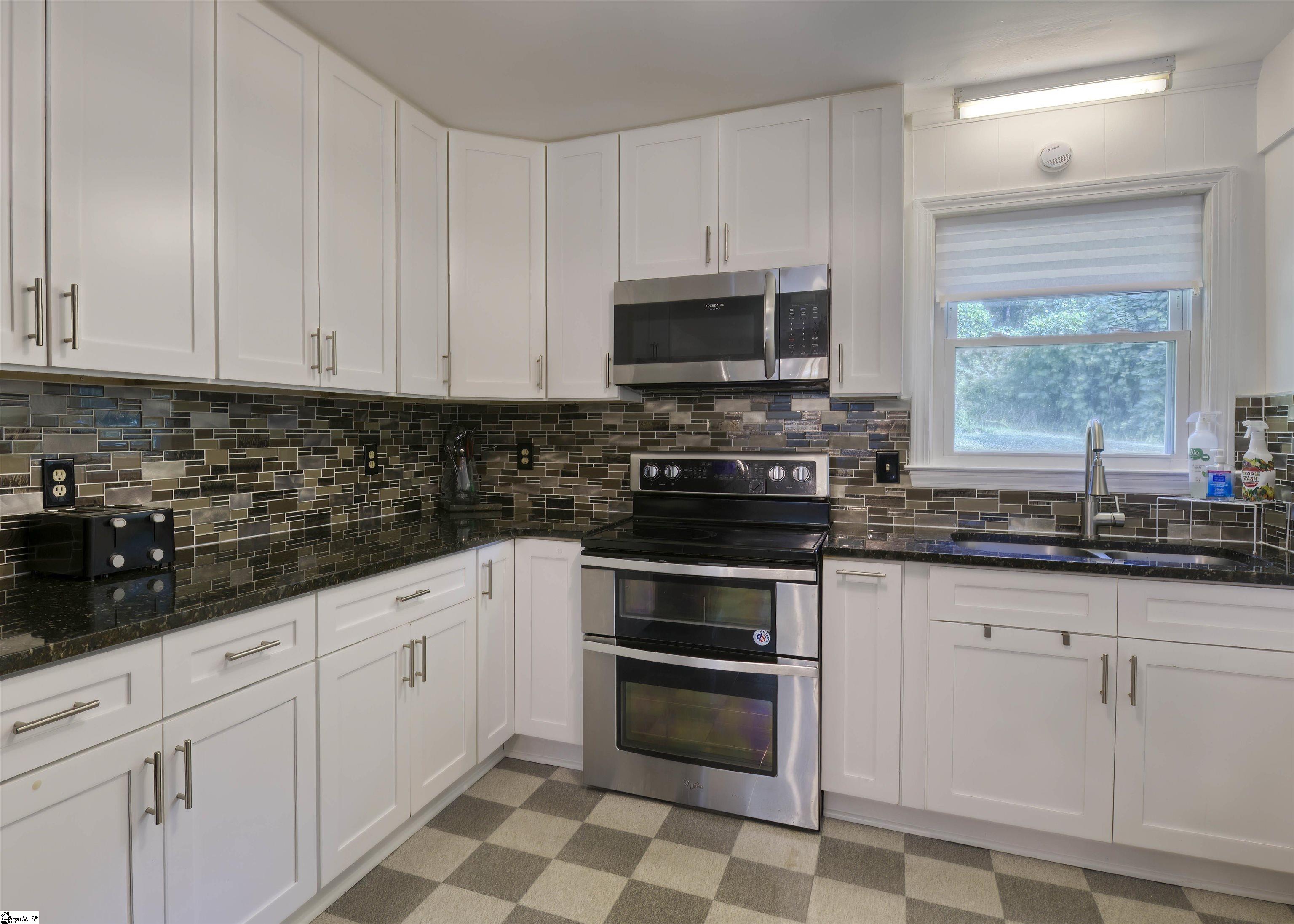 107 Shallowford Road Easley, SC 29640 - Photo 4 of 14