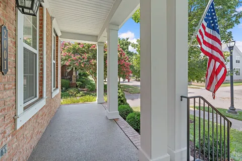 $849,999 | 2001 Barclay Lane, Franklin, TN 37064