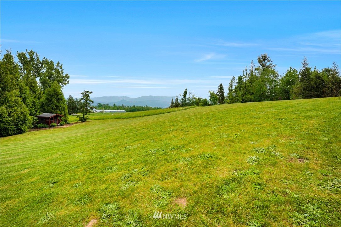 9717 May Road Sumas, WA 98295 - Photo 4 of 25