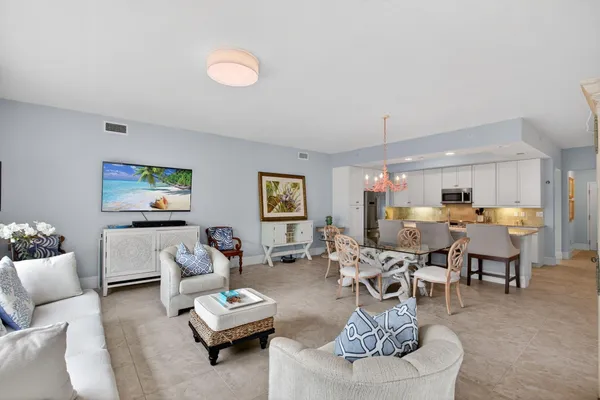 $5,800 | 834 Bay Colony Drive South, Juno Beach, FL 33408