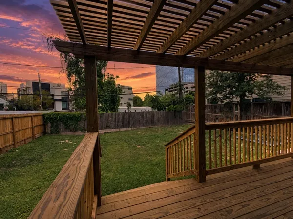 $4,800 | 1968 West McKinney Street, Houston, TX 77019