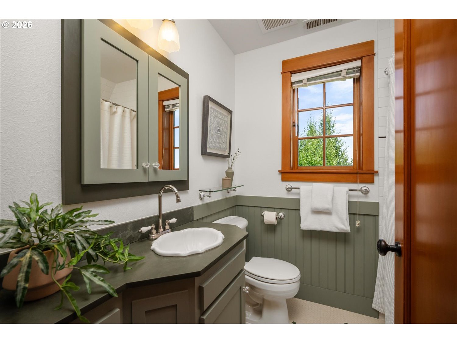 2535 Northwest Westover Road, Unit 5 Portland, OR 97210 - Photo 25 of 43 Bathroom, Attached