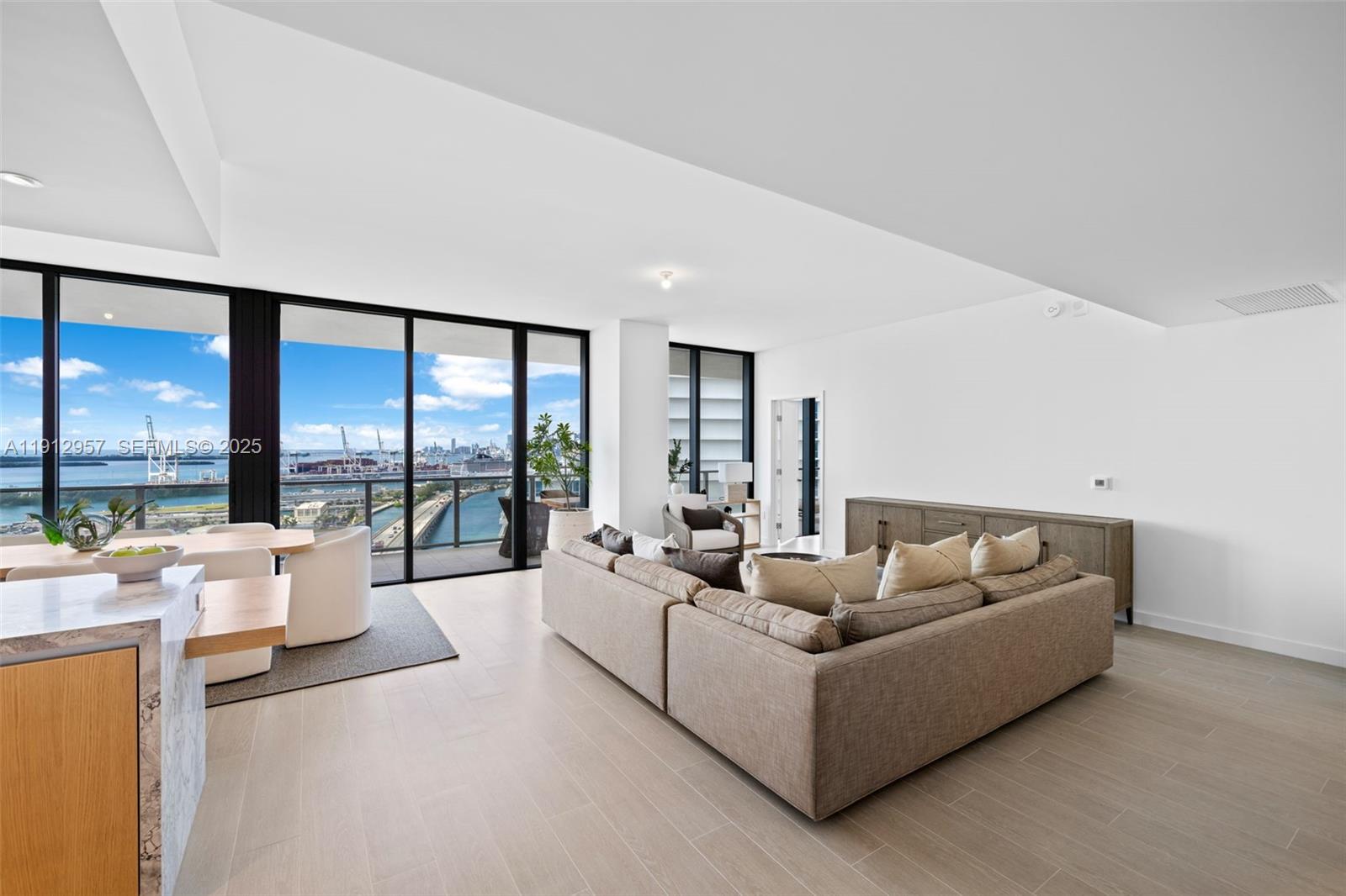 500 Alton Road, Unit 2303 Miami Beach, FL 33139 - Photo 4 of 42