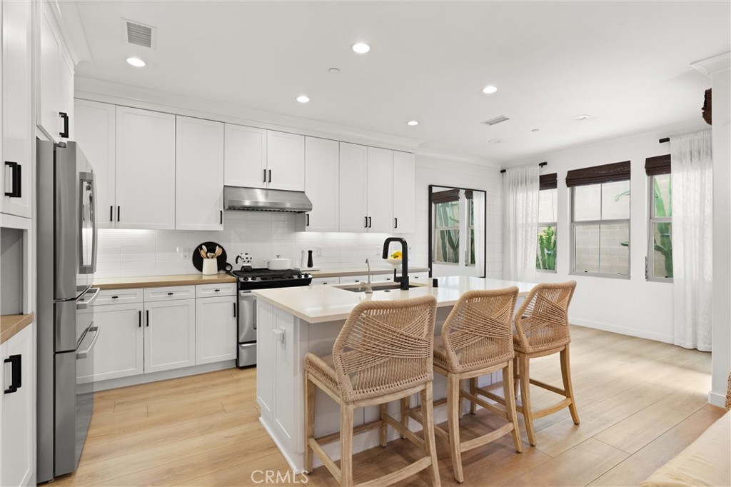 112 Gemstone Irvine, CA 92620 - Photo 11 of 41