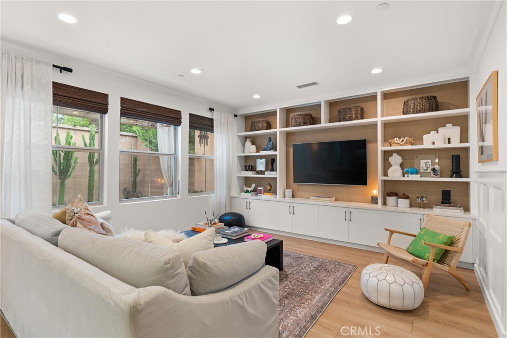112 Gemstone Irvine, CA 92620 - Photo 7 of 41 Custom Built In