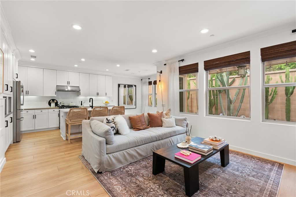 112 Gemstone Irvine, CA 92620 - Photo 10 of 41